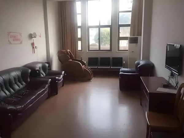 王欣瑜拒绝和裁判握手引发淡人人设塌房热议，网友破案：被逼急了